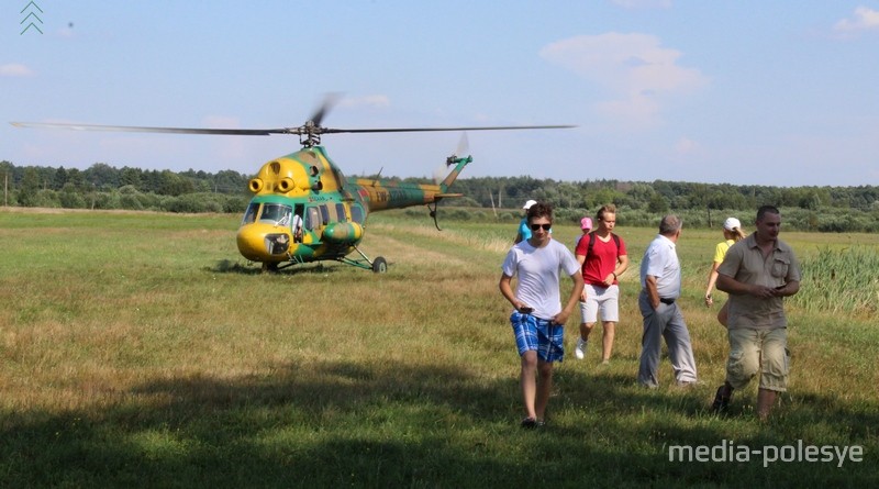 Пока что немного лунинчан изъявили желание пролететь над городом. И пилоты вынуждены ждать, пока наберутся 6 человек, чтобы вновь взлететь над Лунинцем