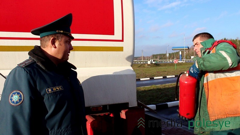 Мало возить огнетушитель, надо уметь им пользоваться