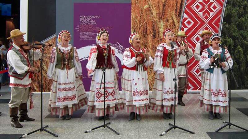 Выступленне ансамбля ў Мілане. Фота з сайта expo2015.by