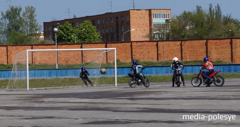 «Юность» быстро отыгралась и в итоге победила со счётом 3:1