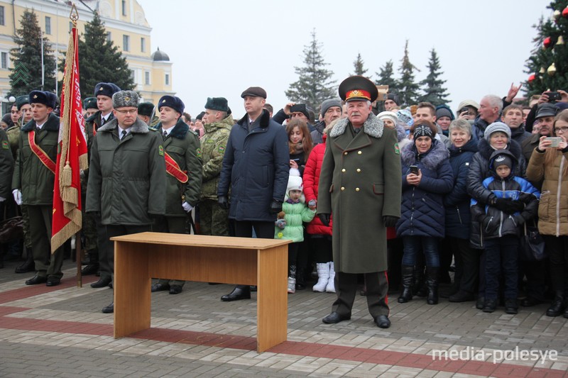  командир Пинского погранотряда Андрей Волков, председатель Пинского горисполкома Иван Ребковец, Председатель Госпогранкомитета Анатолий Лаппо