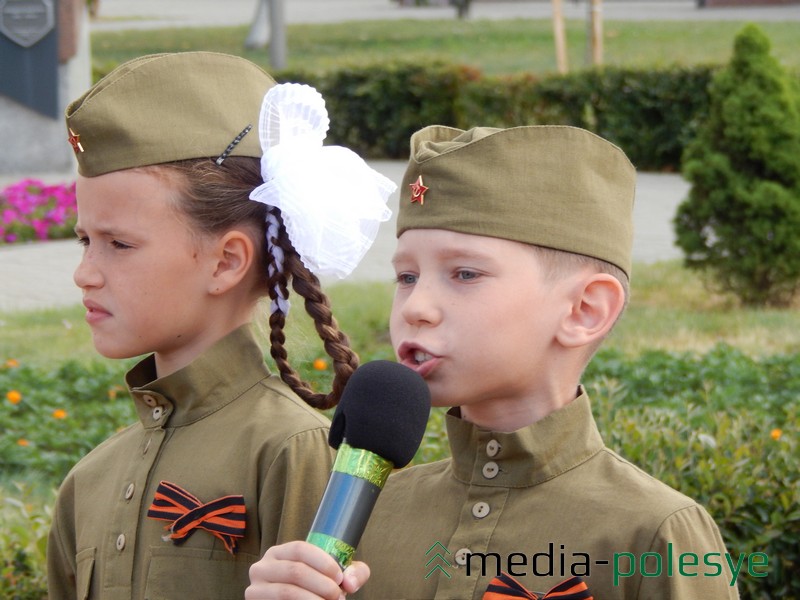 С поздравлениями выступили дети 