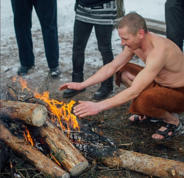 медиаполесье #mediapolesye #christianing #baptism #immersione #water #wintertime #peoples