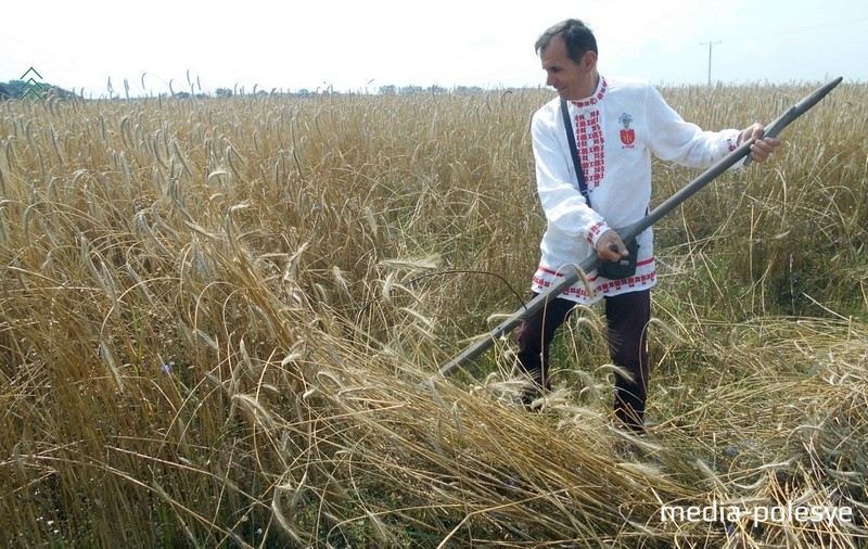 Мікалай Качаноўскі ў фірмовай вышыванцы