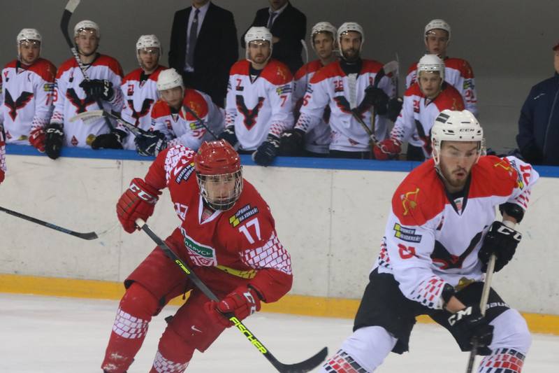 Александр Бунец в атаке. Фото hockey.by