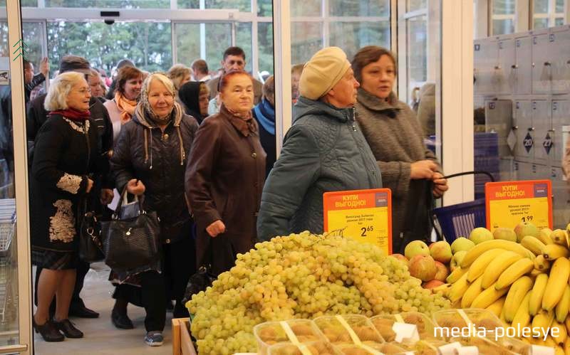 Пинчане из разных районов города приехали в новую «Санту»