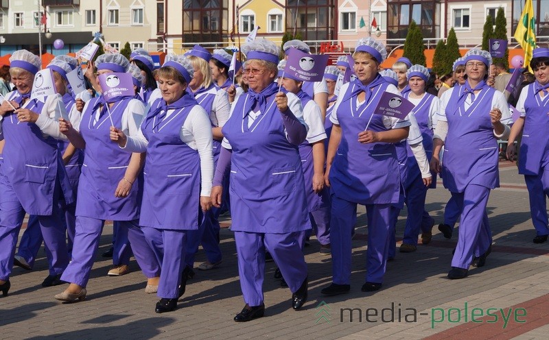 Работницы ОАО Школьник