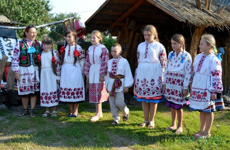 Галина Брезина со своими воспитанниками