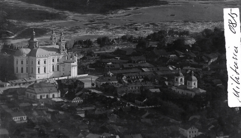 Раён былога касцёла Святога Станіслава. На фота бачна, як была шчыльна забудавана сённяшняя плошча Леніна, таксама можна ўбачыць страчаныя рэлігійныя пабудовы