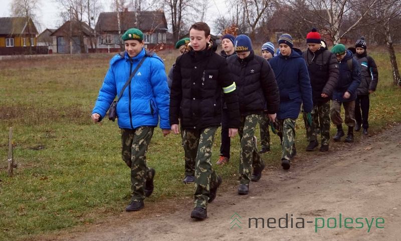 Отряд Юных друзей пограничников, так же прибыл из Пинска