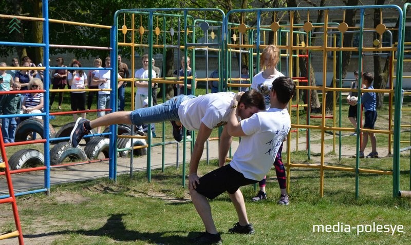 Воркаутеры показали свои умения