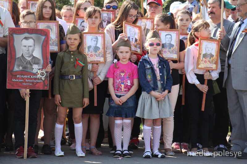  В этом году акция «Бессмертный полк» проходила в рамках республиканского мероприятия «Беларусь помнит»