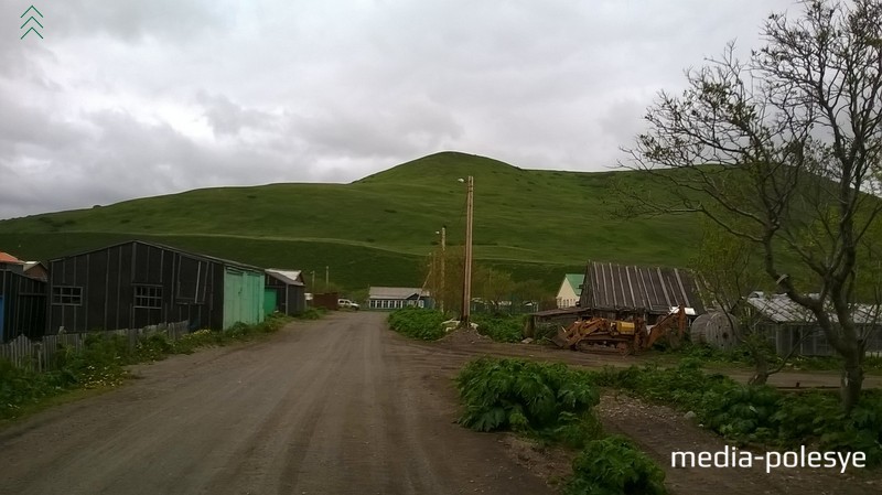 В посёлке две улицы