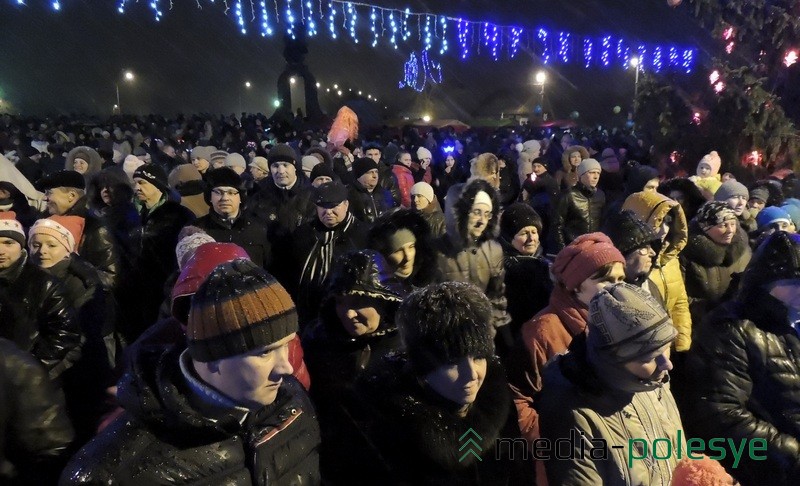 На свята людзі прыйшлі сем’ямі