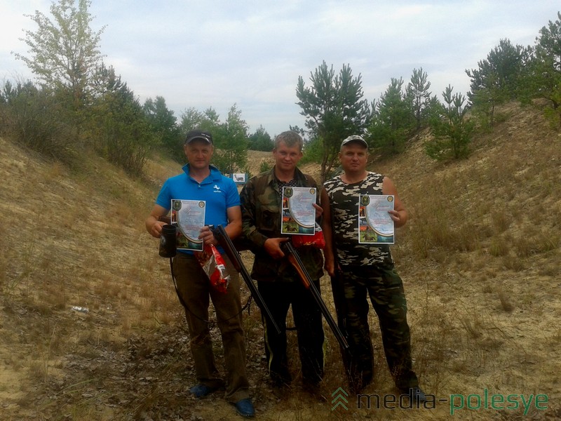 Победители соревнований: Анатолий Андрейковец, Василий Клочко, Юрий Мумриков