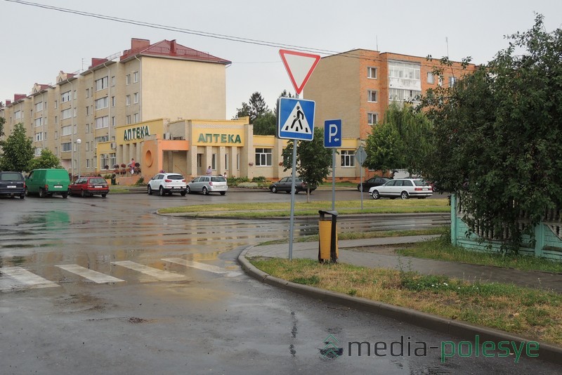 В обед Столин накрыл дождь