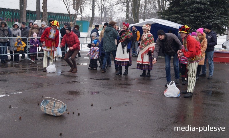 В интерактивных конкурсах призами были блины