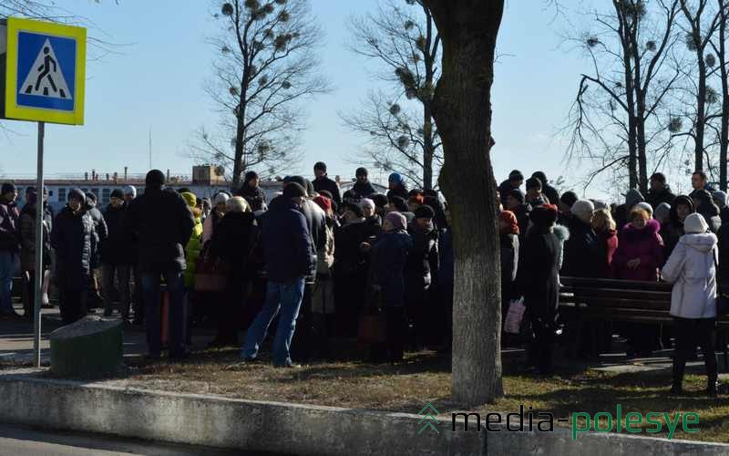 Примерно полчаса ИП ждали представителя власти