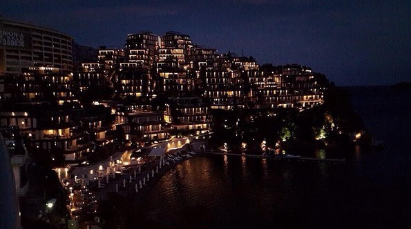 #budva #montenegro #traveling #see #mountains #flowers #night #mediapolesye #медиаполесье