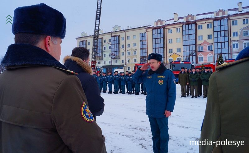 Лучшие спасатели получили награды