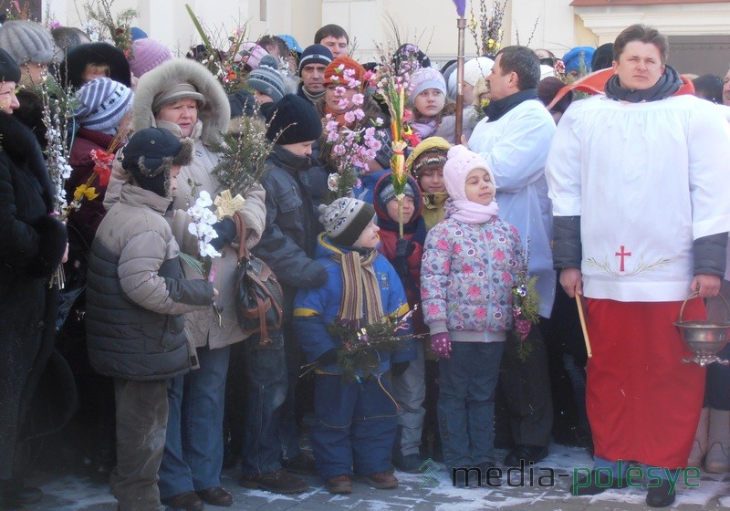 Сапраўдныя вернікі прыводзяць на літургію сваіх дзяцей і ўнукаў