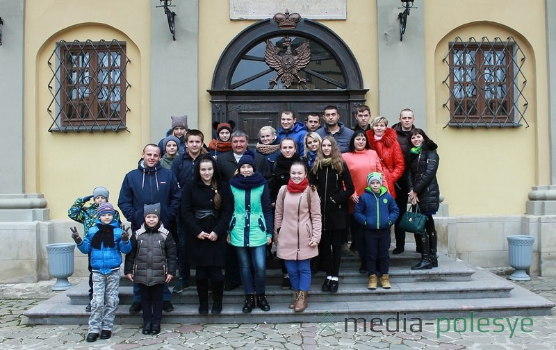 Участники поездки в Несвиж. Все фото предоставил Э.Ермаков