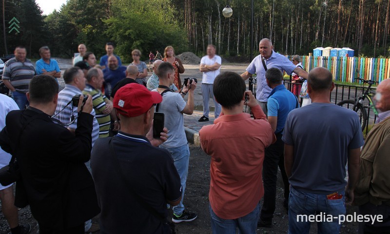 Пинчане пришли на встречу с политиком