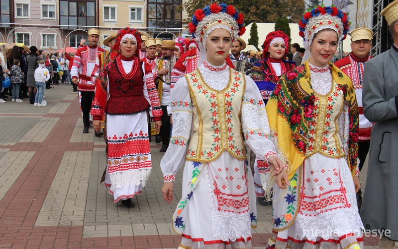 Ансамбль «Полесские зори»