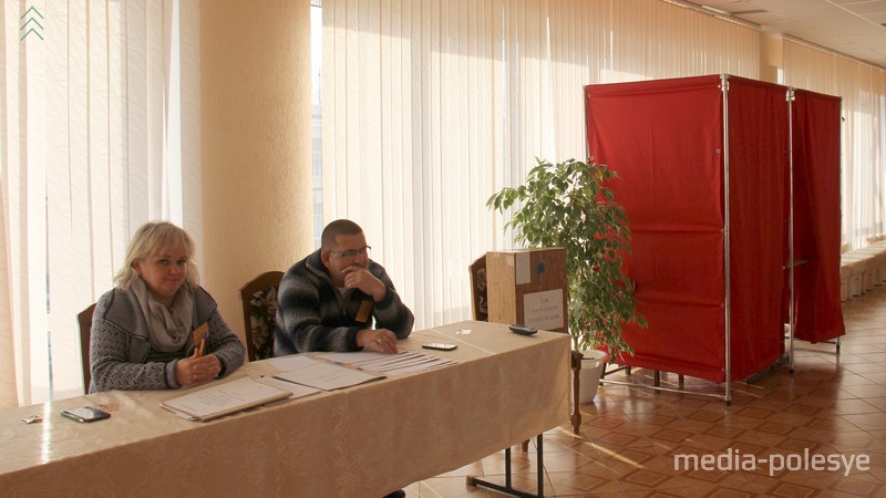 На избирательном участке