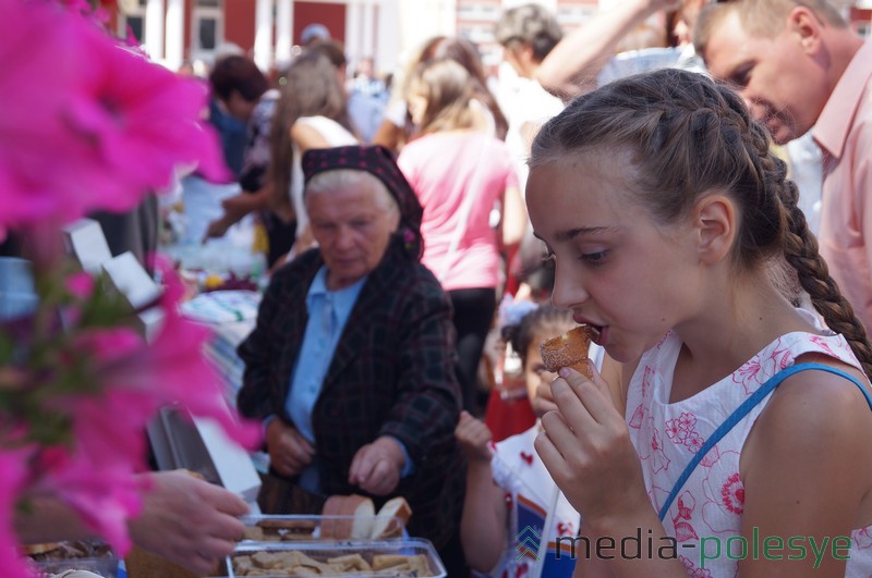 Впервые в Лунинце проходила дегустация хлебобулочной и молочной продукции