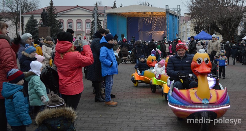  Можно было прокатиться на такой вот «уточке»