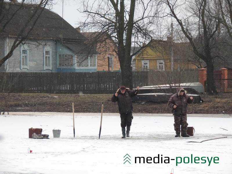 Отправляясь на зимнюю рыбалку, всегда надо помнить и соблюдать меры безопасности