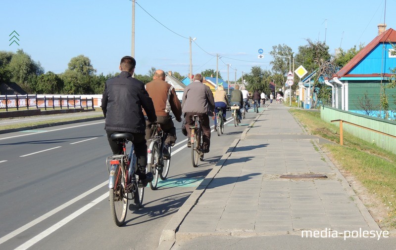 Для давид-городокских велосипедистов специально сделали дорожную разметку