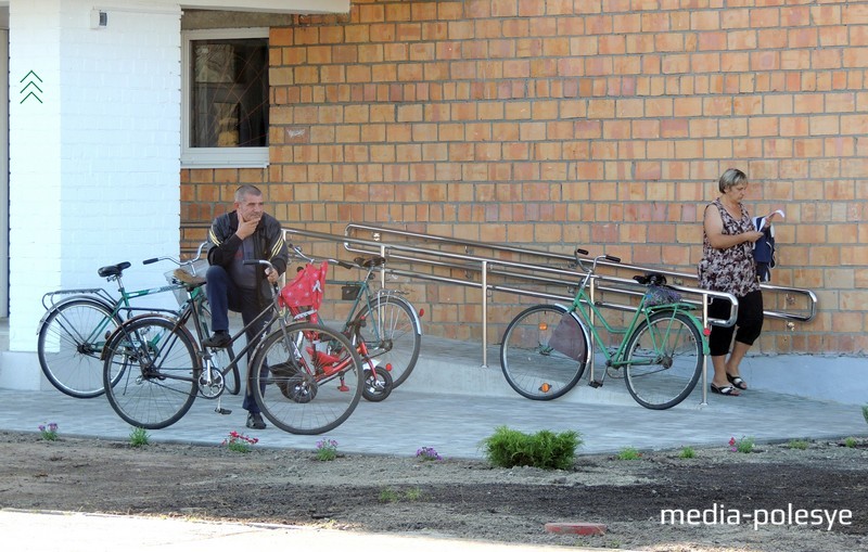 В Давид-Городке многие пользуются велосипедами