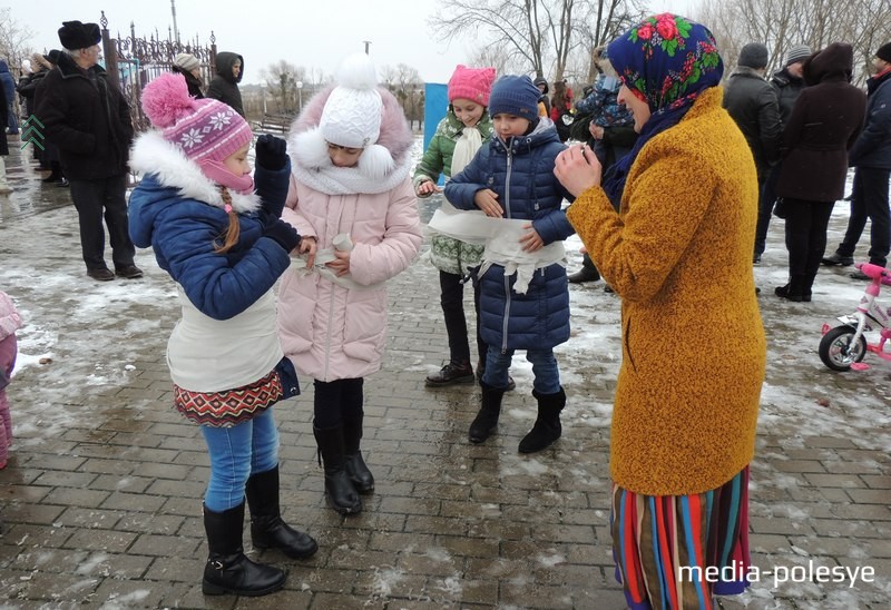 Вясёлыя конкурсы падрыхтавалі арганізатары ў гэты дзень