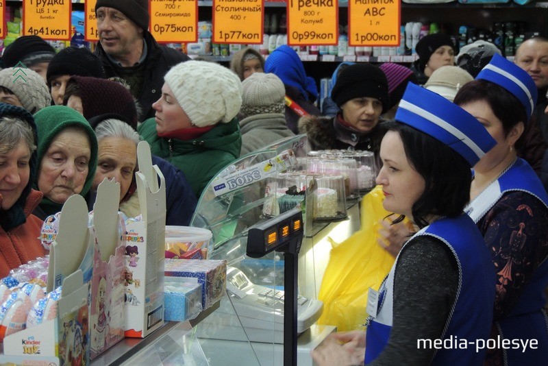 В велемичской «Гуртовне» многолюдно