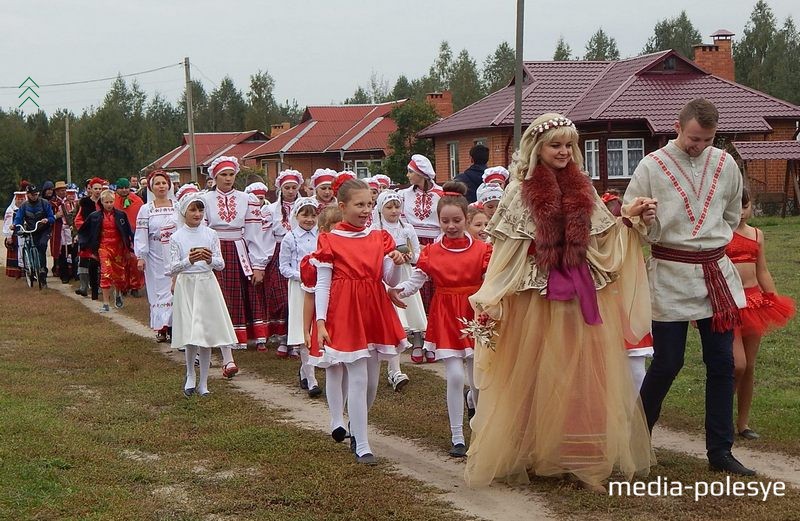 Святочнае шэсце. Фота І. Дзенісовіч