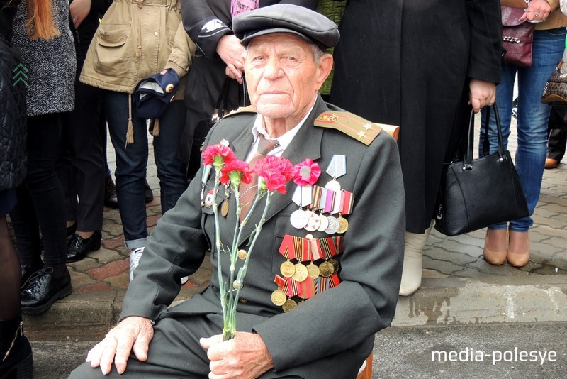 Ветеран Великой Отечественной войны Данила Кириллович Валейчик в свои 90 лет вместе со всеми празднует День Победы