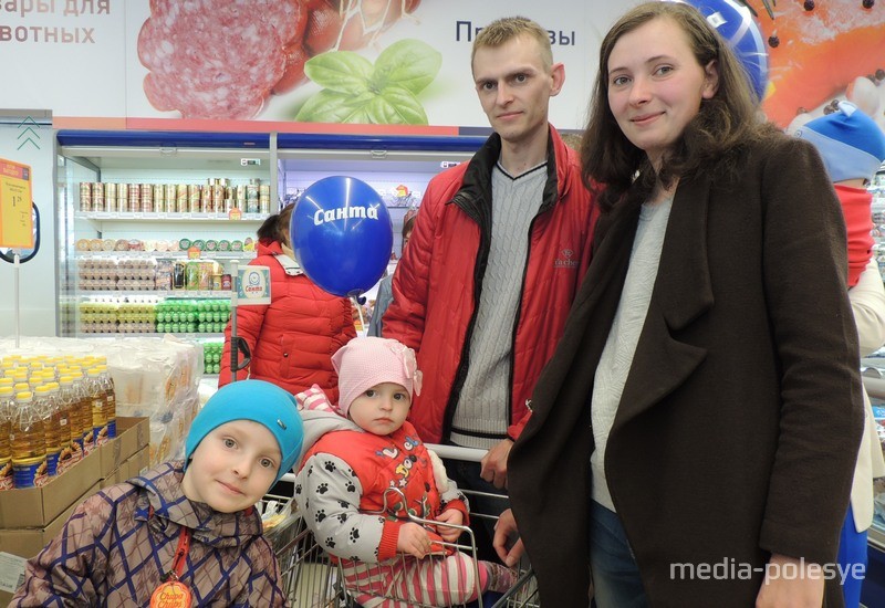 В «Санту» приходят всей семьёй. Для каждого здесь найдётся что купить