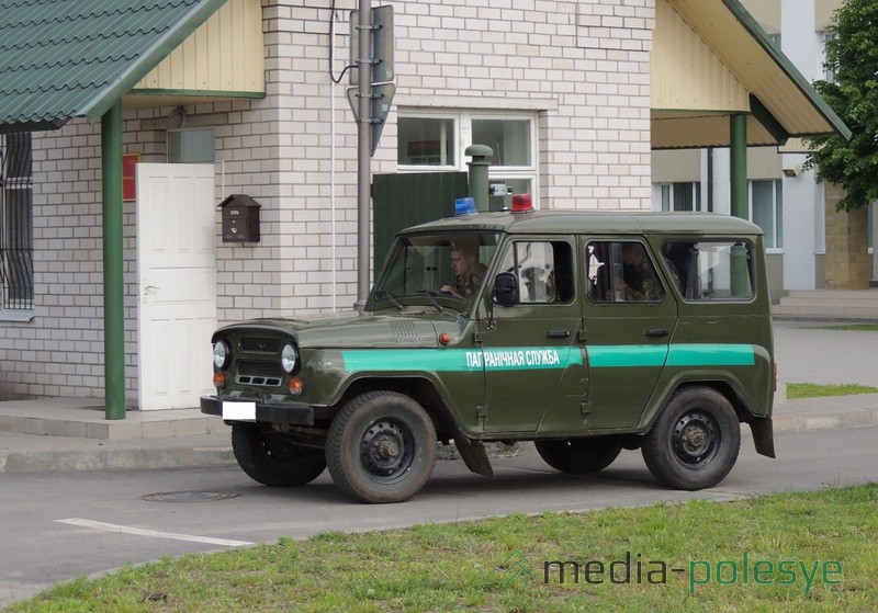 Наряд, в составе которого есть и Михаил с Окулусом, мчится на границу. Возможно, кто-то опять пытается нарушить покой