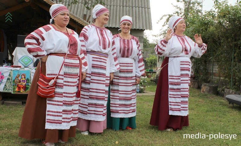 Коллектив из Жабинковского района выступает с огоньком и юмором