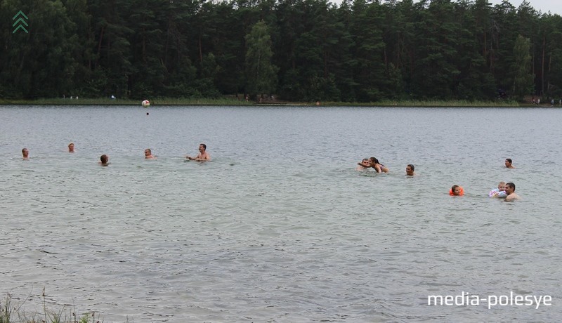 В жаркие дни искупаться хочется всем