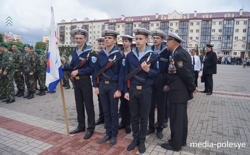 Представители Клуба моряков «Полесские гардемарины»