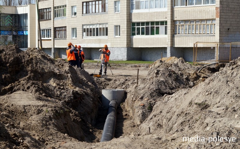 Прокладываются новые коммуникации