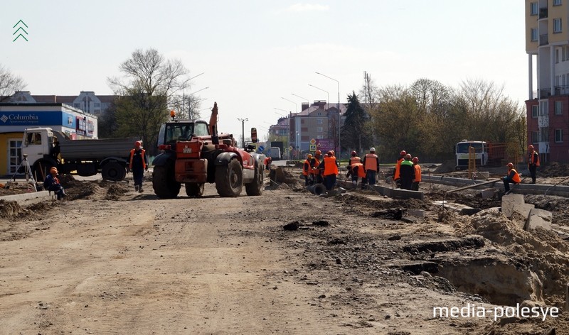 Дорожные полосы будет разделять полоса с газоном