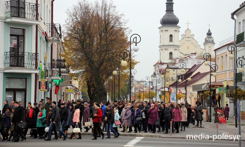 Колонна была очень длинной