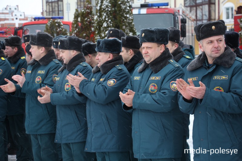 Аплодисменты от сослуживцев