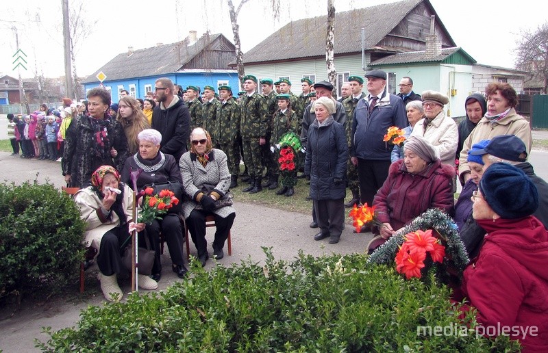 Участники митинга – связь поколений