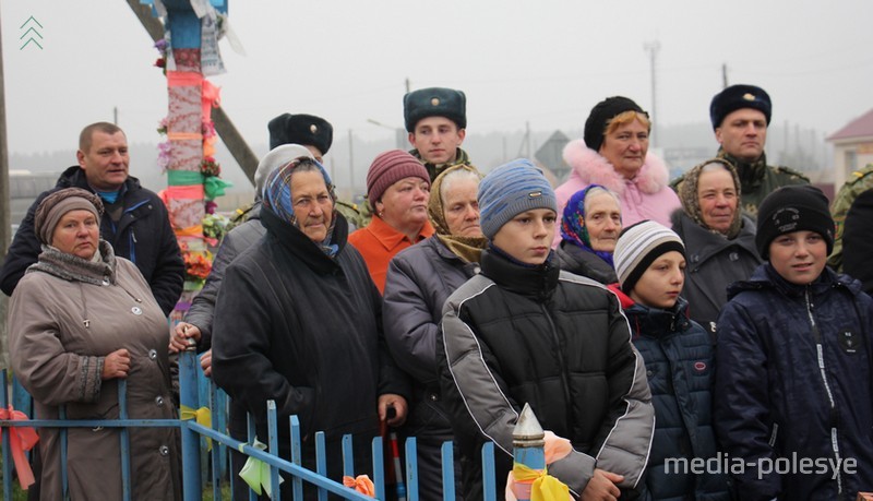 На мероприятии присутствовали школьники и местные жители