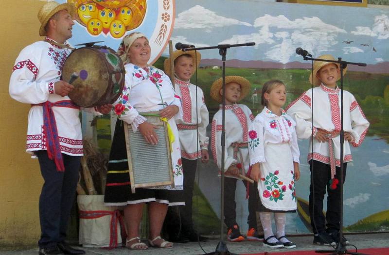 Сям’я Колбік у час конкурса «Візітная картка»